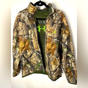 Under armour hunting fleece. Brand new, no tags.